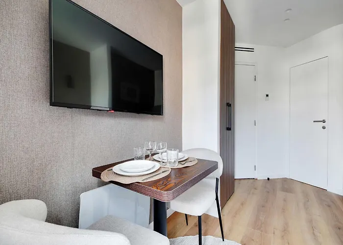 Bright And Modern - 2p - Passy Vakantiehuis Parijs